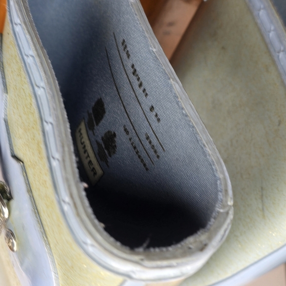 Opalescent PEARL MINT BLUE SPARKLY SIZE 3 GIRLS HUNTER BOOTS - Picture 5 of 7